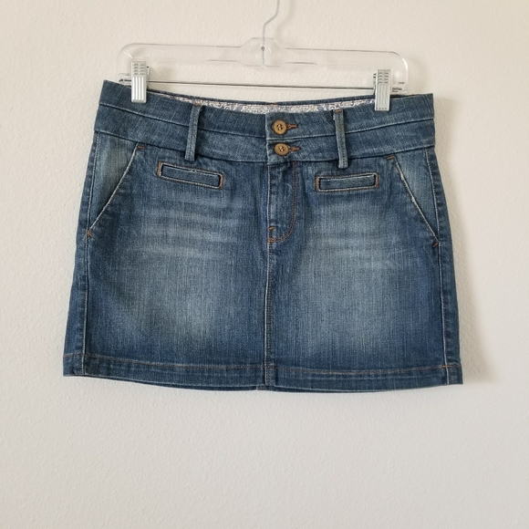slim fit denim skirt